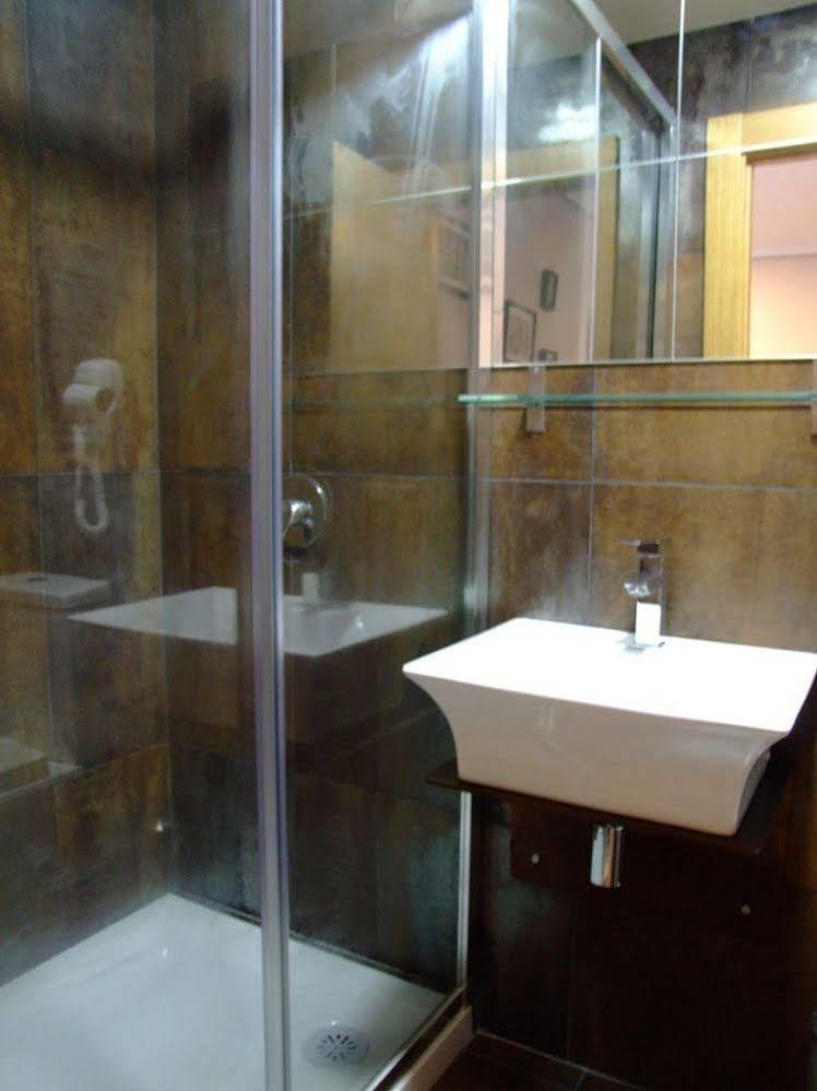 Hostal Vintage Сантандер Экстерьер фото